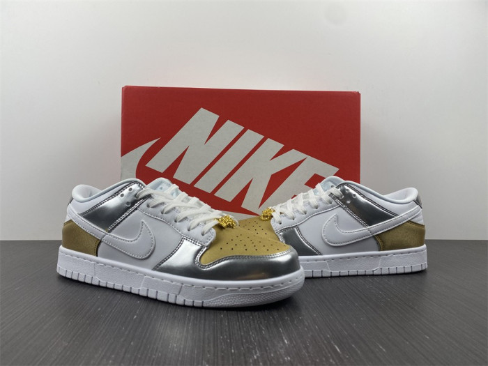Dunk Low Heirloom (W) - DH4403-700