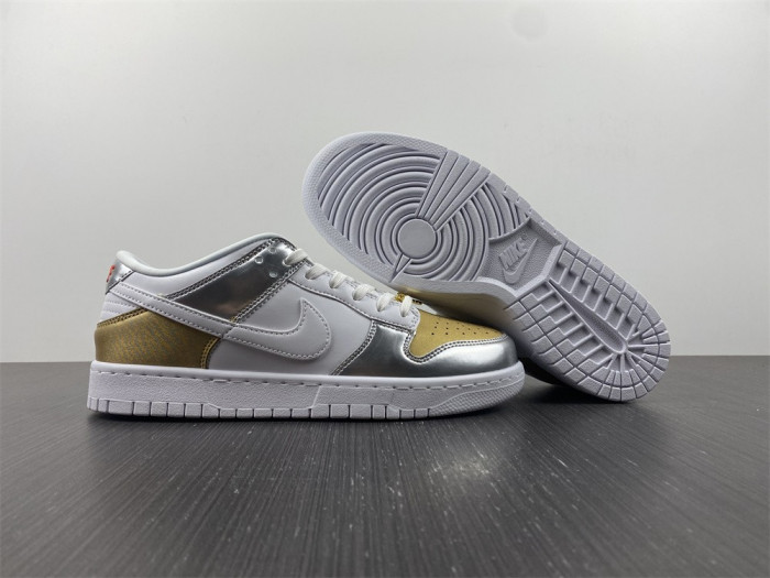 Dunk Low Heirloom (W) - DH4403-700