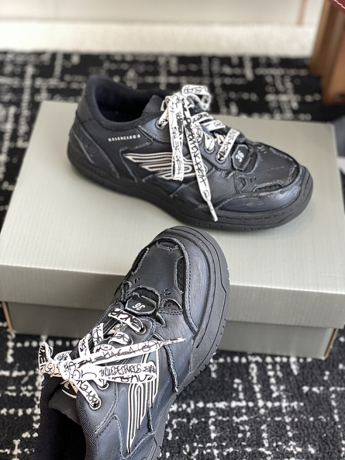 BL Hamptons Worn-Out  -COPSHOE BL - WO 03