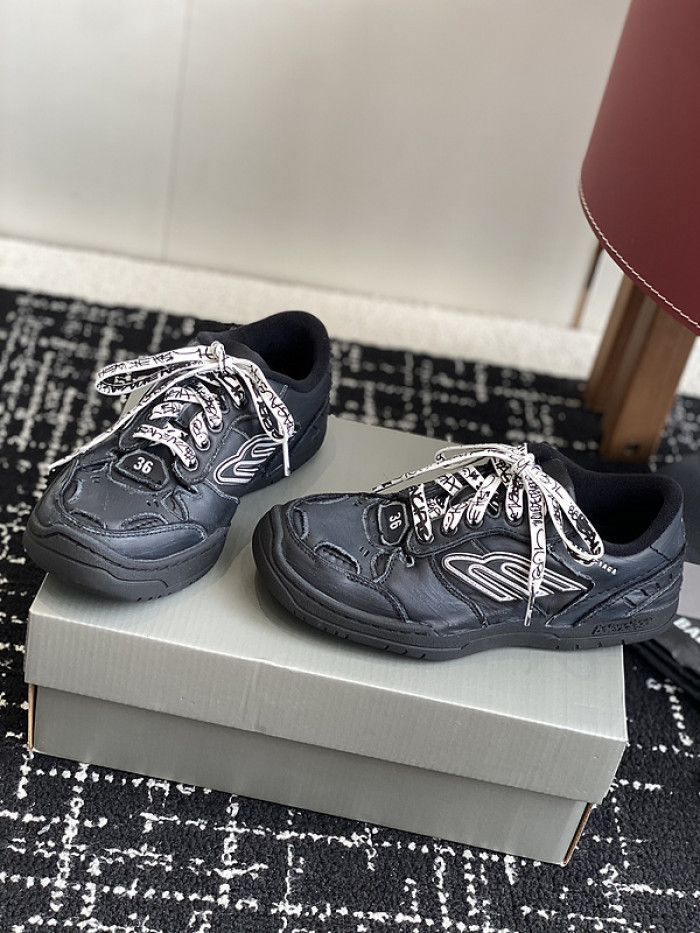BL Hamptons Worn-Out  -COPSHOE BL - WO 03