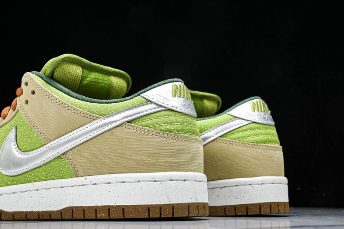 Dunk Low SB 
