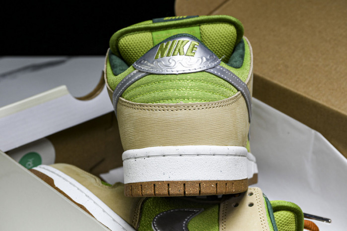 Dunk Low SB 