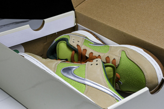 Dunk Low SB 