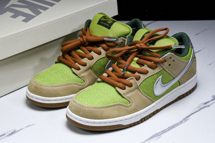 Dunk Low SB 