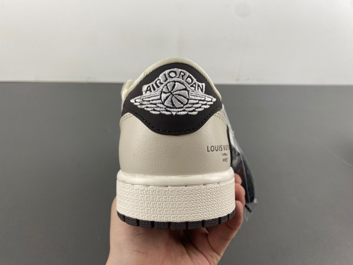 Travis Scott x Air Jordan 1 Low OG- LX1988-100