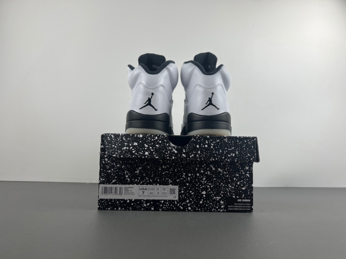 Air Jordan 5 “White Black”  DD0587-110