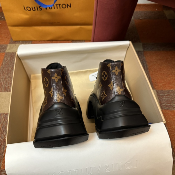 LVT  BOOT    COPSHOE  L&V-351