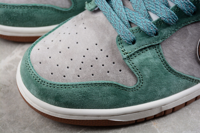 Otomo Katsuhiro x Nike SB Dunk Low Steamboy OST Green Red Brown ST1391-203