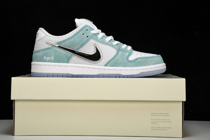 APRIL SKKATEBOARDS x NK SB Dunk Low  FD2562-400