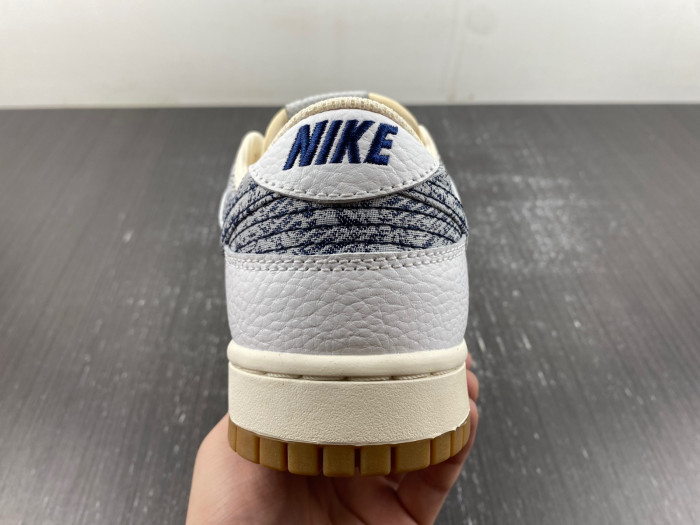 Dunk Low Washed Denim FN6881-100