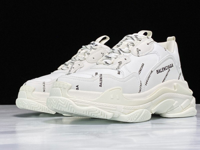 BL TRIPLE S TRAINERS WHITE  LETTERS  541624 W09O1 8013