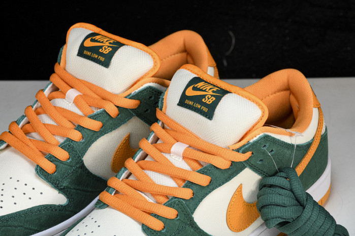 Dunk Low Pro SB 
