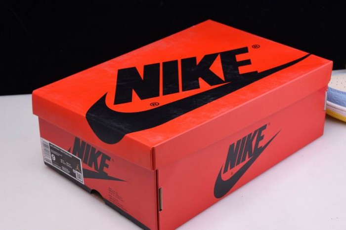 Air Jordan 1 Mid SE Fearless Maison Chateau CU2803-200